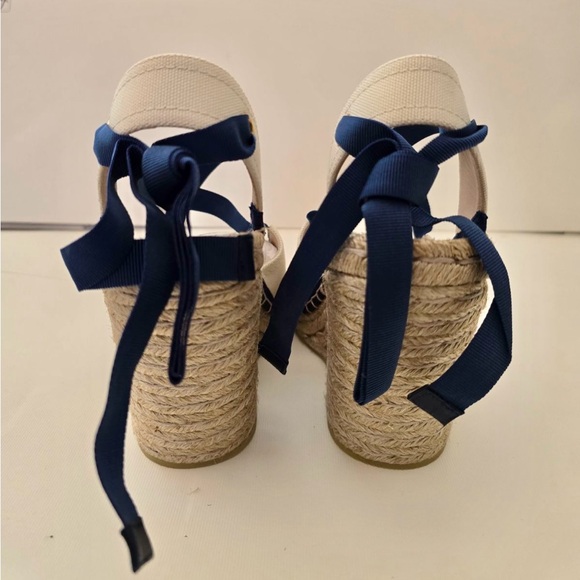 GUCCI espadrille with ribbon tie - Picture 5 of 10